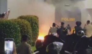 Sorotan LBH Bandung Selama Mendampingi Peserta Aksi Demo Tolak KUHP yang Ditahan Polres Bandung