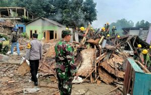 Dandim 0608 Cianjur: Pengungsi Bangunan Rusak Ringan dan Sedang Agar Didorong Kembali ke Rumah
