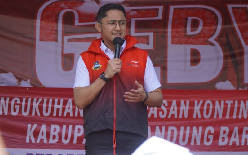 Bupati Bandung Barat Hengky Kurniawan