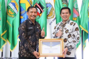 Keterbukaan Informasi, Pemkab Purwakarta raih penghargaan dari Pemprov Jabar