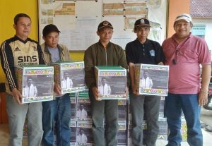 Dadan Tri, Beri Bantuan Korban Gempa Garut
