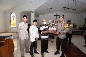 Turunkan Anjing Pelacak, Kapolres dan Ketua FKUB Tinjau Sejumlah Gereja di Cianjur