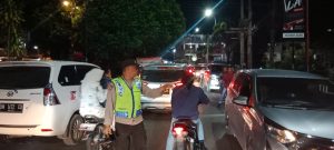 Puluhan Ribu Orang Padati Lokasi Wisata Danau Toba Sambut Malam Penggantian Tahun