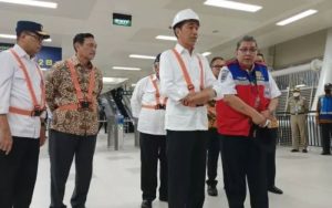 Kesan Presiden Jokowi Naik LRT ke TMII: Sangat Cepat, Tidak Berisik