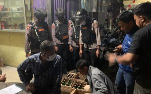 Polres Purwakarta Intensifkan Razia Miras, Puluhan Botol Disita