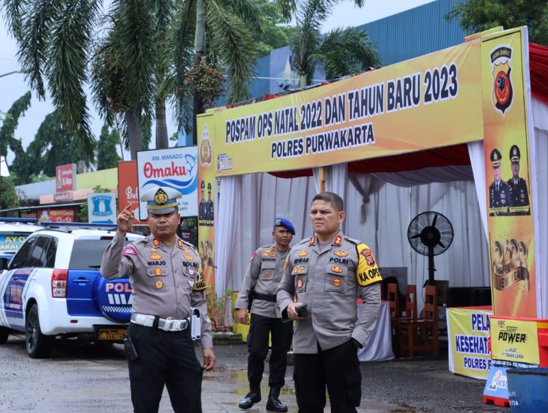 Pastikan Nataru Kondusif, kapolres Purwakarta Cek Pos Pam