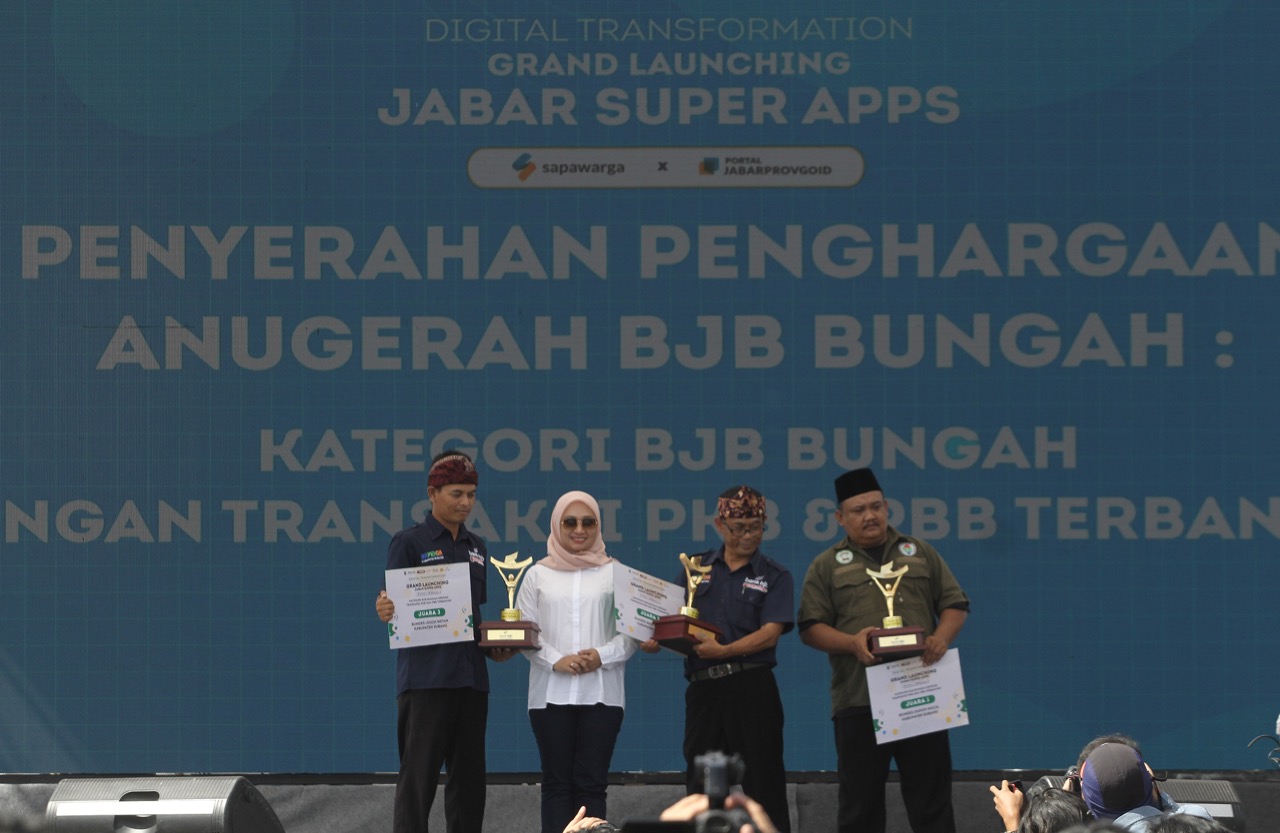 Penyerahan Penghargaan Bjb Bungah