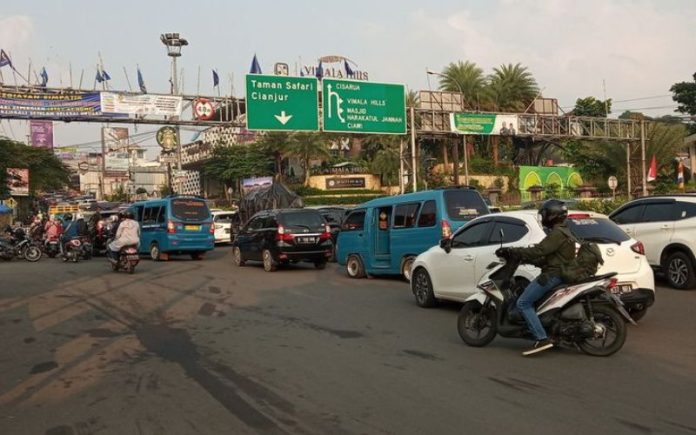 Jalur puncak Bogor.