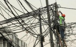 Kota Bandung Tak Sedap Dipandang, Gegara  Tiang Kabel Jaringan Semerawut