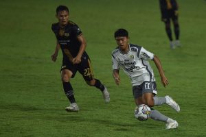 Persib vs Persita Tangerang: Pangeran Biru Pincang Kekuatan