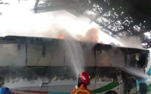 Tinggal Sholat Dzuhur, Ini Awal Mula Bus di Pul Budiman Tasikmalaya Terbakar