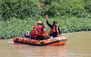 HUT ke-50, PDIP Jabar Tanam Puluhan Ribu Pohon di Tepi Sungai Kalimalang