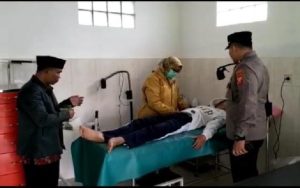 Antara Tugas dan Kewajiban saat Polisi Antar Warga yang Sakit ke Rumah Sakit di Bandung