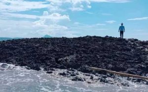Bercampur Batu dan Lumpur, Ini Penampakan Pulau Baru yang Muncul Sehabis Gempa di Maluku
