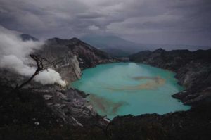 Kawah Ijen Kembali Aktif, Warga Dihimbau Waspada