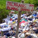 Ilustrasi penumpukan sampah yang dibuang secara sembarangan