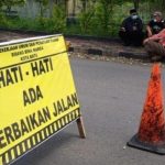 Ilustrasi perbaikan jalan di Bandung Barat--