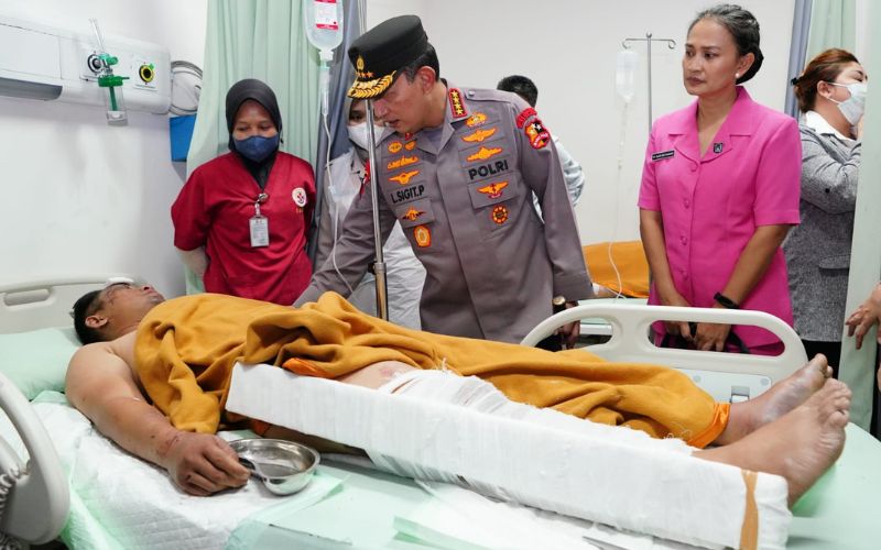 Kapolri Sigit Pastikan Kapolda Jambi dan Rombongan dalam Perawatan Maksimal di RS Bhayangkara