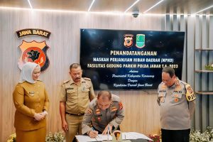 Pemda Karawang Serahkan Dana Hibah Rp10 Miliar untuk Polda Jabar
