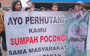 Puluhan Warga Karawang Geruduk Kantor Perhutani Purwakarta, Ada Apa?