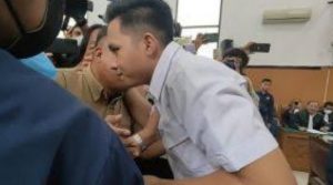 Bharada Richard Eliezer Menangis Saat Hakim Ketua Wahyu Iman Santoso Membacakan Vonis