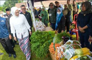 Pantau Bazar Ramadan di Sukatani, Bupati Anne Ratna Mustika Terkejut Temukan Ini