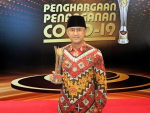 Berhasil Tangani Covid-19 di KBB, Bupati Hengky Kurniawan Terima Penghargaan PPKM Award