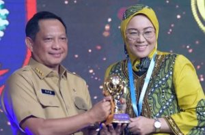 Bupati Purwakarta Anne Ratna Mustika Dapat Penghargaan UHC Award alias Universal Health Coverage