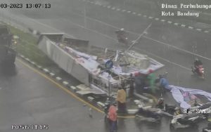 Walhi Jabar Minta APH Selidiki Billboard Tak Berizin di Kota Bandung