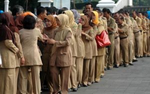 Data Terbaru OJK, Guru Paling Banyak Terjerat Pinjol Ilegal