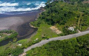 Brimob Siaga Jaga Keamanan di Tempat Wisata Pantai Selatan Jabar