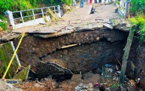 Cianjur Dikepung Bencana Alam, Jembatan di Sukaresmi Putus!