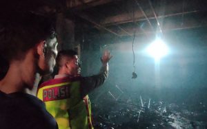 Diduga Akibat Korsleting Listrik, Toko Baju di Purwakarta Ludes Terbakar