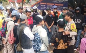 Walah! Puluhan Pelajar SMK di Bogor Bawa Celurit dan Samurai, Hendak Tawuran?