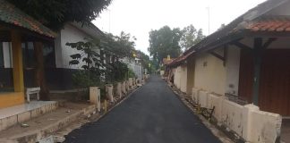 Pembangunan Jalan Lingkungan (Jaling) di kawasan permukiman Kabupaten Purwakarta (Foto: Dok. Disperkim Purwakarta)