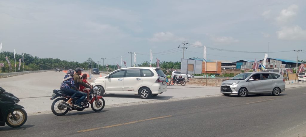 Hindari Kemacetan Arus Balik, Pemudik Pilih Masuk Jalan Tol Indrapura Batu Bara