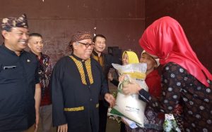 Dinsos Jabar Salurkan Bantuan Pangan Beras, Sasaran 4,4 Juta KPM