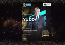Direktur Utama bank bjb Yuddy Renaldi menyabet predikat Best CEO 2023 in KBMI 2 kategori Employees’ Choice