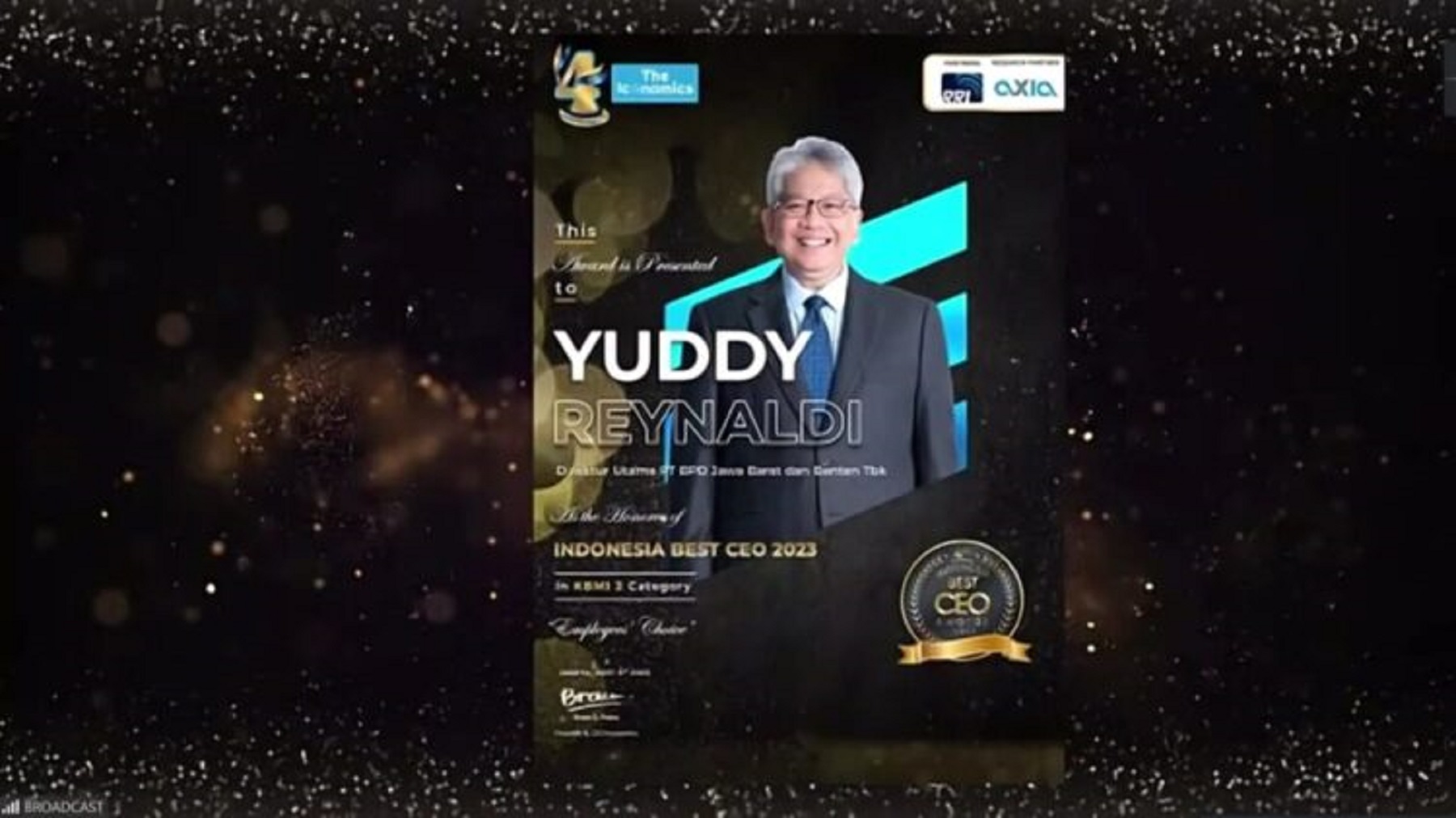 Direktur Utama bank bjb Yuddy Renaldi menyabet predikat Best CEO 2023 in KBMI 2 kategori Employees’ Choice