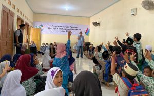 Ratusan Pegawai PLN UIP JBT Sebarkan Bantuan Fasilitas Pendidikan ke Sejumlah Daerah