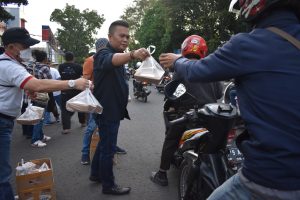 MT Al-Jabbar 86 Dukung PWI dan IKWI, Berbagi Ratusan Paket Hidangan Berbuka 