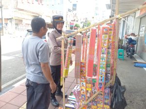 Polisi Purwakarta Imbau Pedagang Kembang Api Tak Jual Petasan