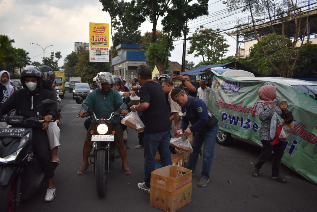 Tradisi PWI Kota Bandung di Ramadhan, Terus Berbagi Takjil