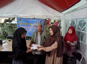 IKWI Bersama PWI Cianjur Santuni Yatim dan Bagi-bagi Takjil