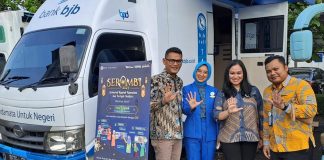 Mobil pelayanan penukaran uang Bank bjb Cabang Semarang kepada masyarakat dalam rangka SERAMBI Tahun 2023 (Foto: Dok. bank bjb)