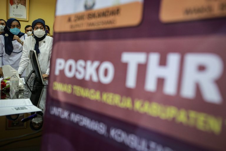 Disnakertrans Jabar Pastikan Pelayanan Posko THR Gratis