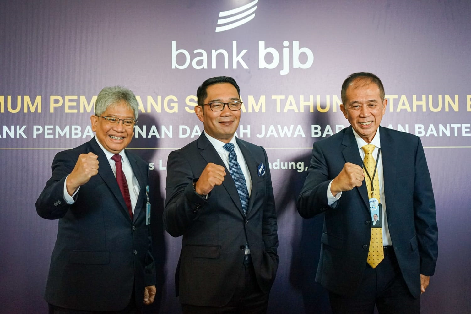 RUPST bank bjb Tahun Buku 2022 yang dihadiri oleh Dewan Komisaris, Dewan Direksi dan Gubernur Jawa Barat Ridwan Kamil