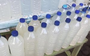Petugas Amankan Ratusan Liter Tuak dalam Mesin Cuci di Tasikmalaya