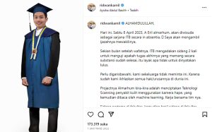 Unggahan akun media sosial Ridwan Kamil terkait wisuda almarhum Eril