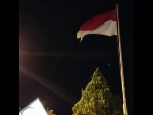 Miris, Bendera Merah Putih Sobek Berkibar di Kantor DPRD Cianjur